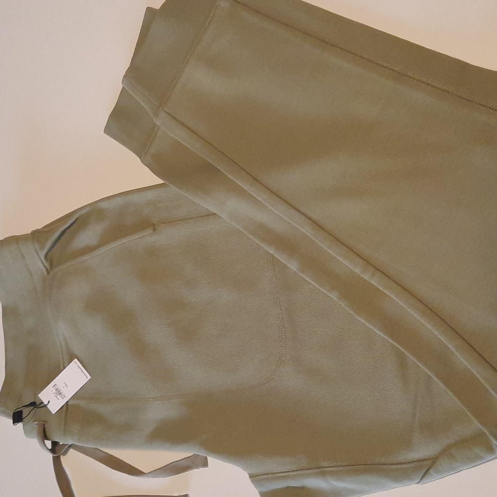 SALE BANANA REPUBLIC NWT MENS JOGGERS LARGE